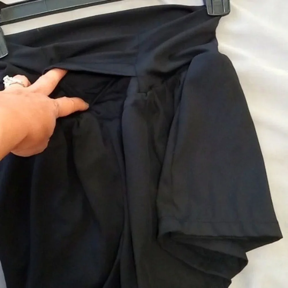 SOLD SOLD BRAND Women Shorts Black XS Extra Small New Pilates Workout - Picture 3 of 5